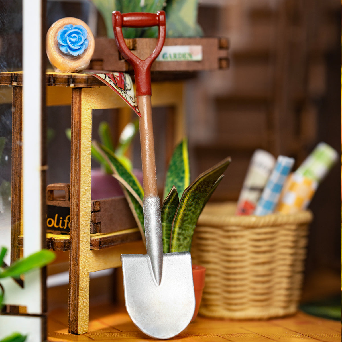 Book Nook Shelf Insert - Holiday Garden House