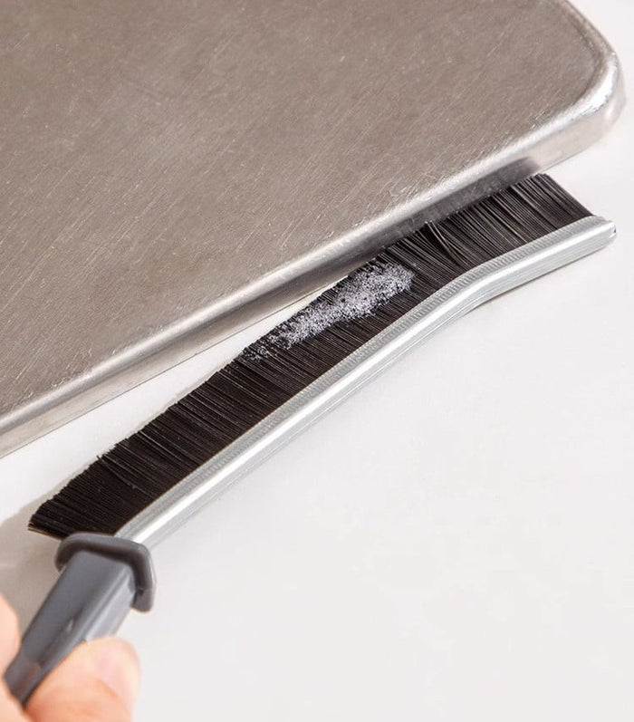 CREVICE CLEANING BRUSH