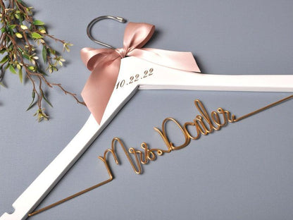 Personalized Wedding Hanger for Wedding Dress with Bride Name