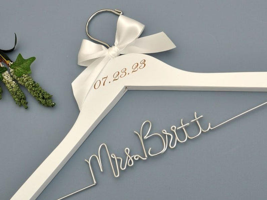 Personalized Wedding Hanger for Wedding Dress with Bride Name