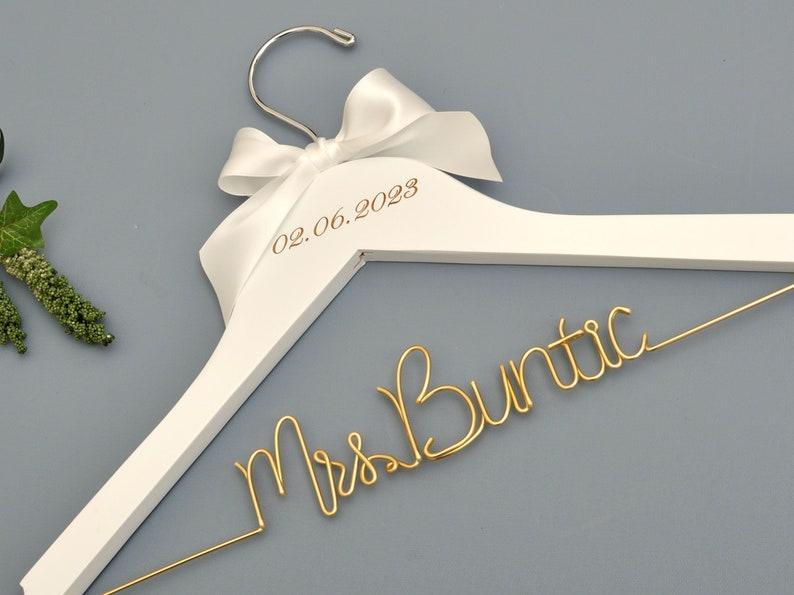 Personalized Wedding Hanger for Wedding Dress with Bride Name