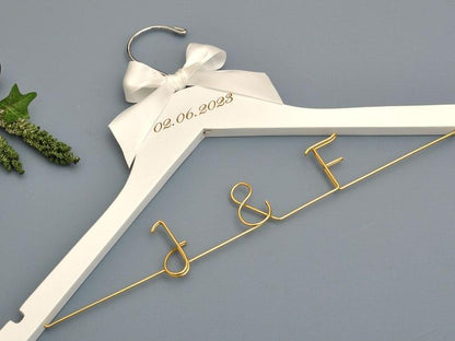 Personalized Wedding Hanger for Wedding Dress with Bride Name